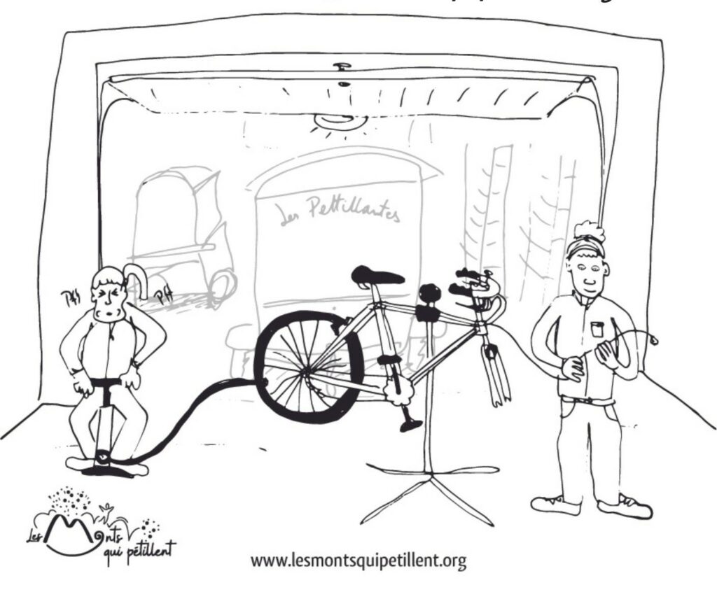 Dessin d'un atelier vélo contenant une personne gonflant la roue arrière d'un vélo et une autre enfilant un câble de frein dans sa gaine, le tout devant la remorque des Monts qui pétillent dans un garage.